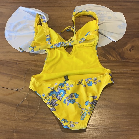Sam Edelman Yellow Floral One piece NWOT - Picture 6 of 6